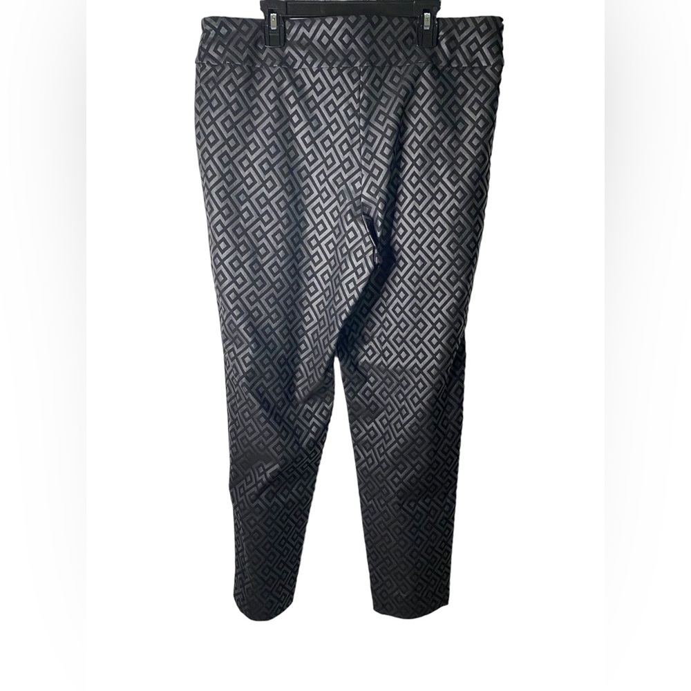 Krazy Larry | Size 16 Black Geometric Pull-On Ankle Pant - Picture 5 of 5